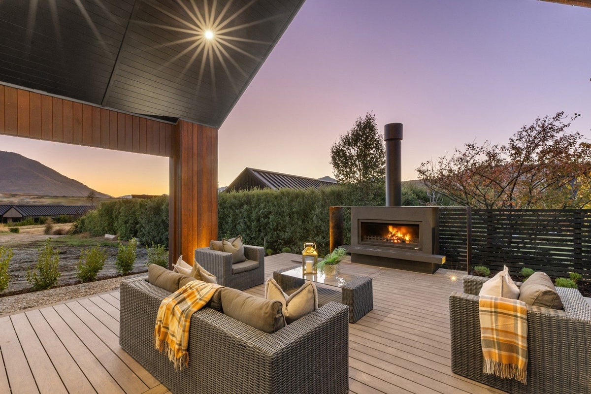 8 Kerrera Lane, Jacks Point, Queenstown - Carousel 1