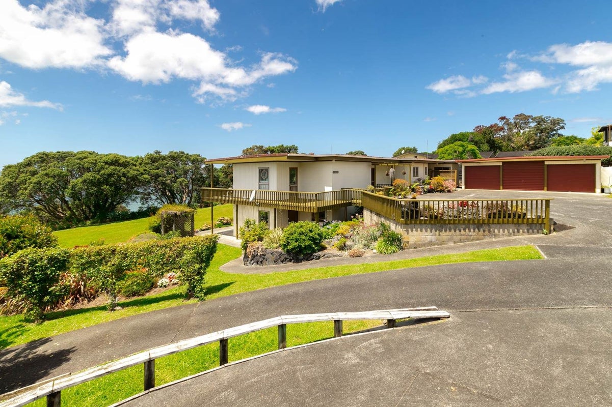 35 Willjames Avenue, Algies Bay, Warkworth - Carousel 1