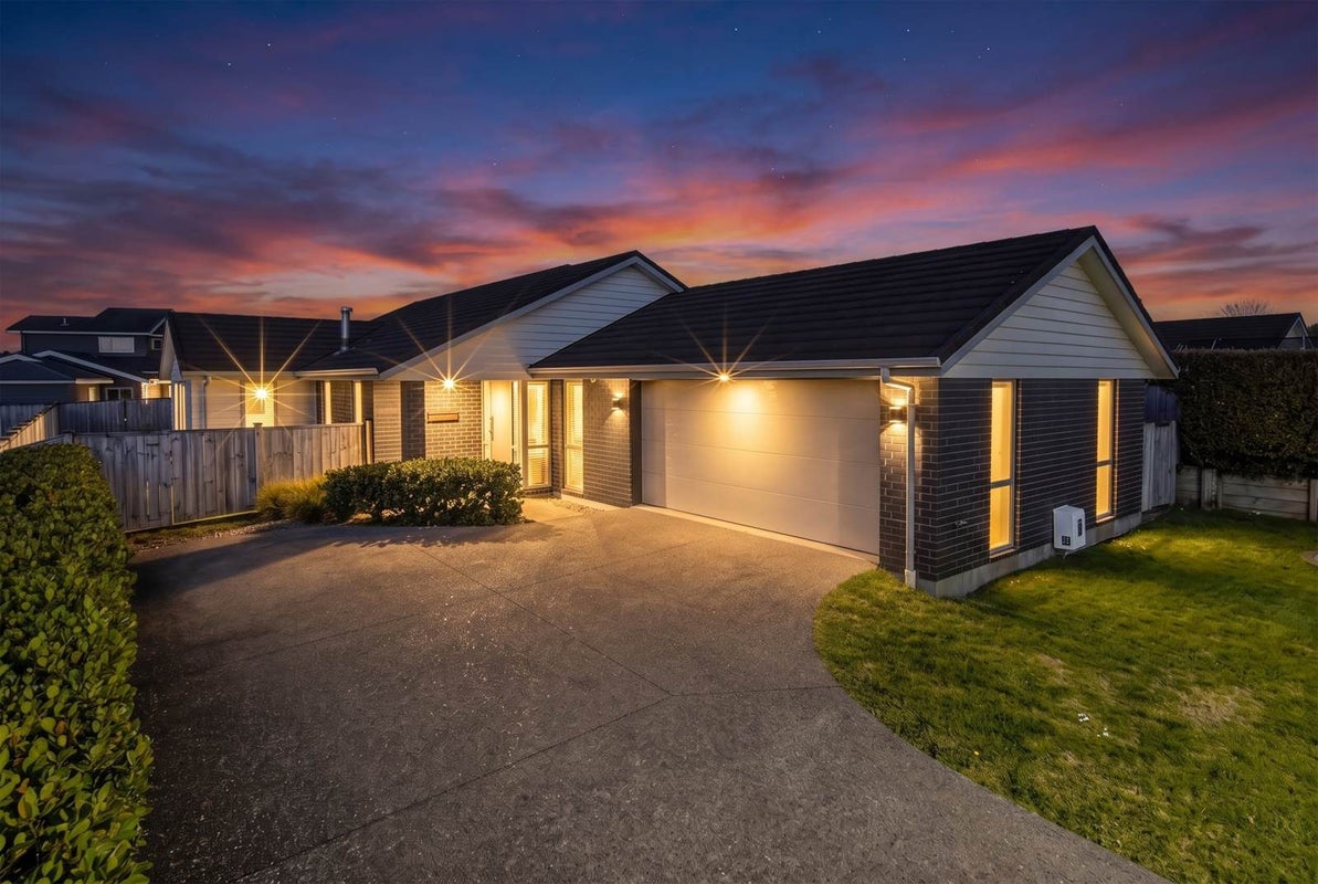 102 Pohutukawa Parade, Riverhead, Riverhead - Carousel 1