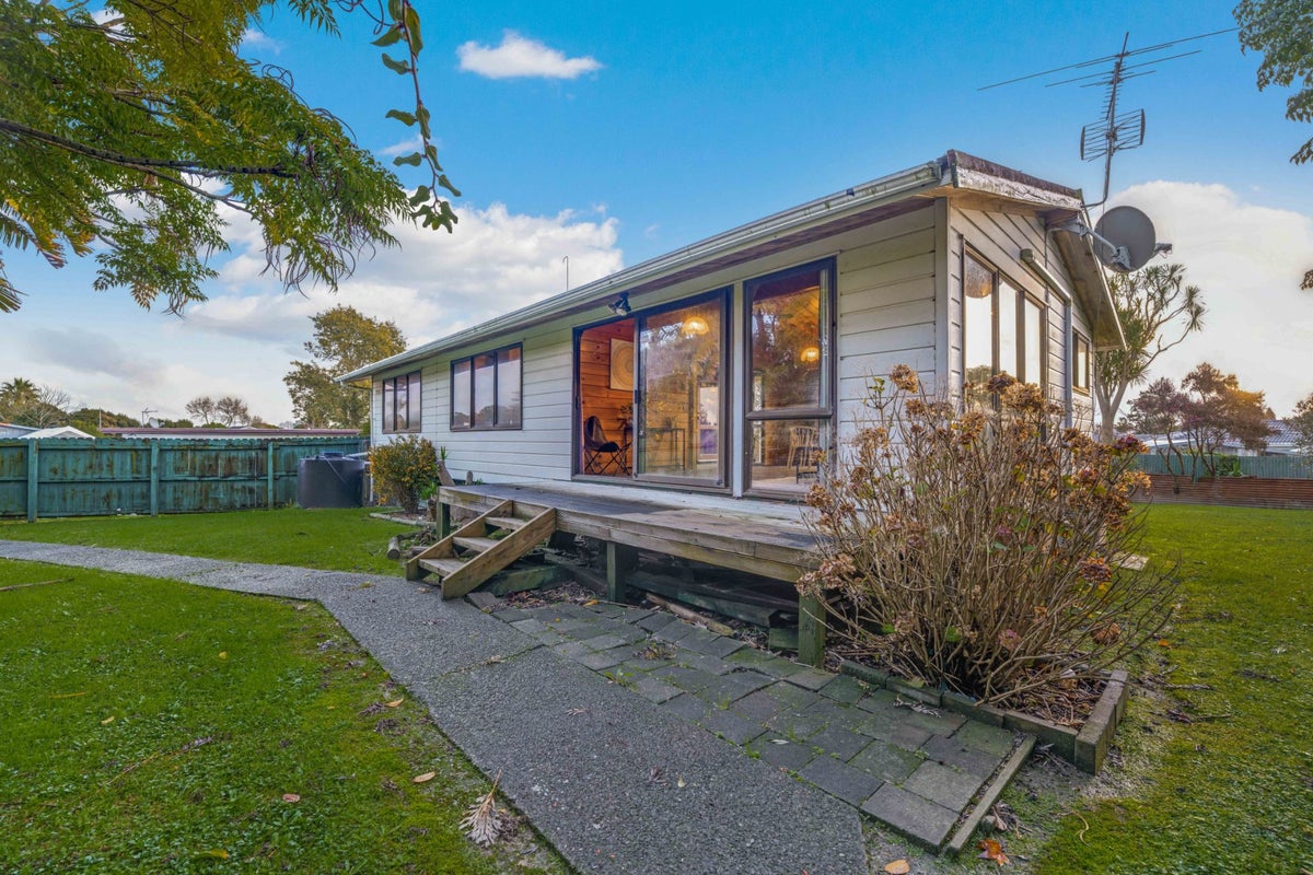 119 Dominion Road, Papakura, Papakura - Carousel 1