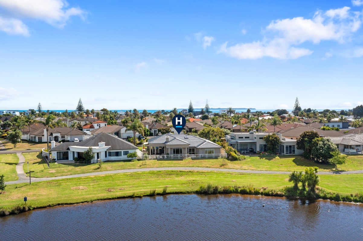 37 Santa Maria Key, Papamoa Beach, Papamoa - Carousel 2