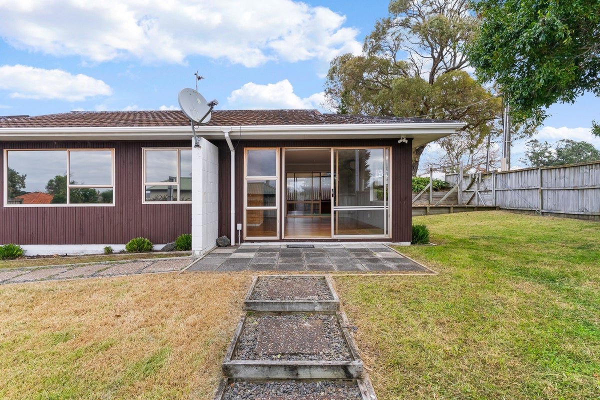 3/1 Bishopgate Street, Birkdale, Auckland - Carousel 2