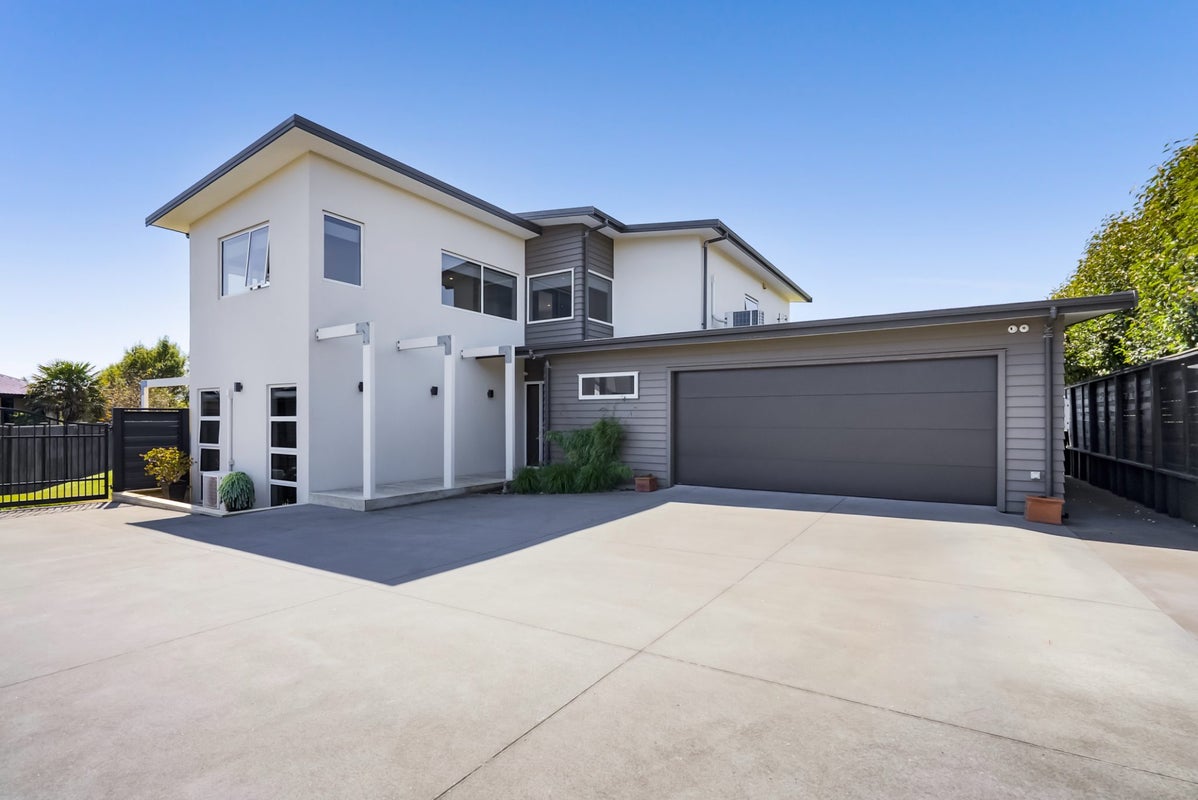5D Vardon Way, Waiwhakaiho, New Plymouth - Carousel 1