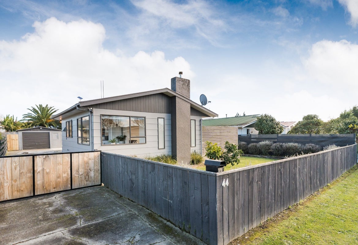 44 Maxwells Line, Awapuni, Palmerston North - Carousel 1