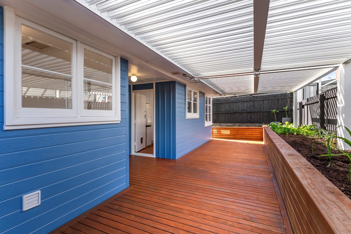 12A Kuaka Place, New Lynn, Auckland - Carousel 2
