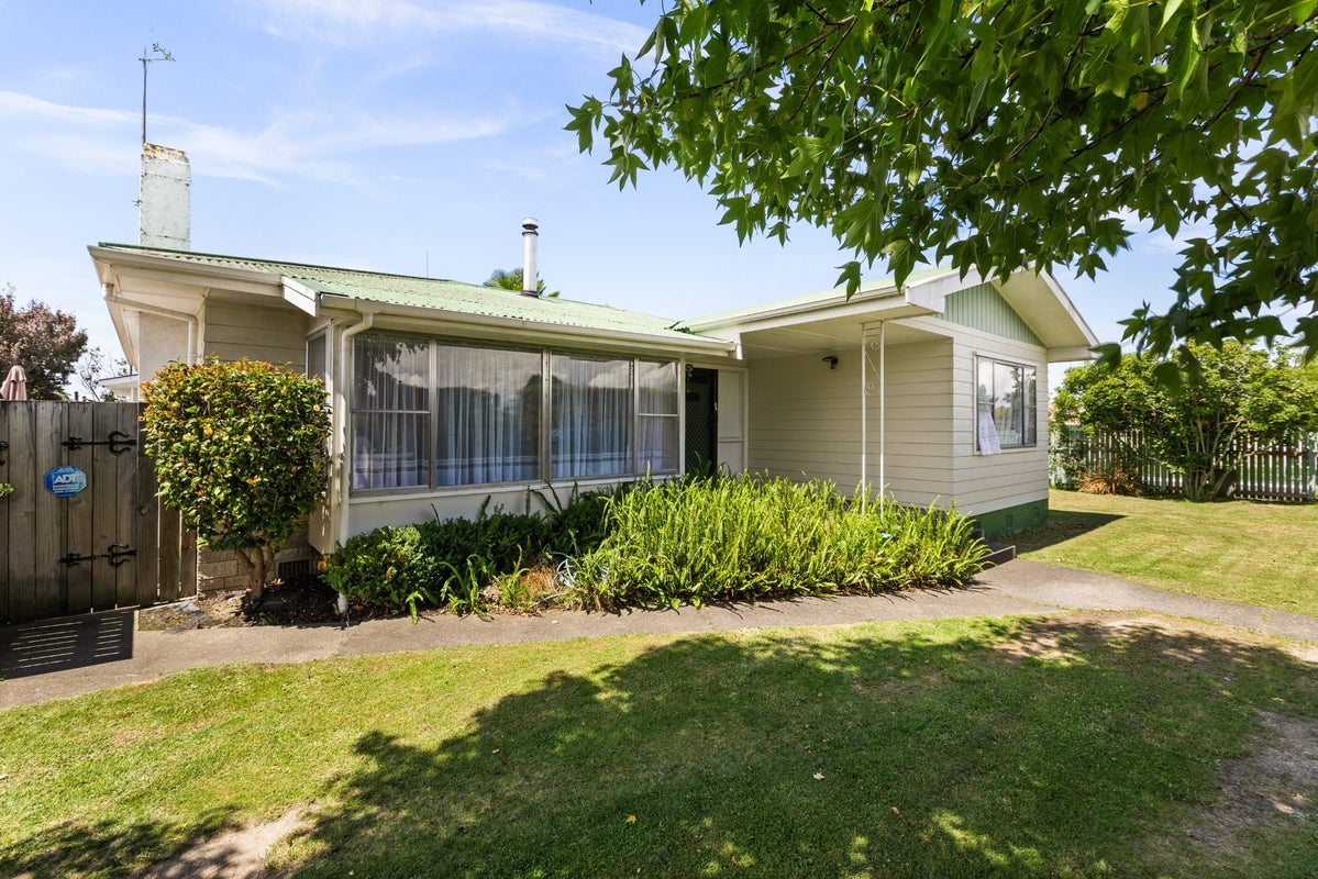 54 Wycliffe Street, Onekawa, Napier - Carousel 2
