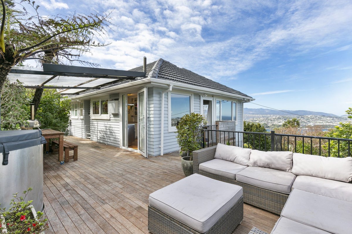 40A Ariki Road, Hataitai, Wellington - Carousel 1