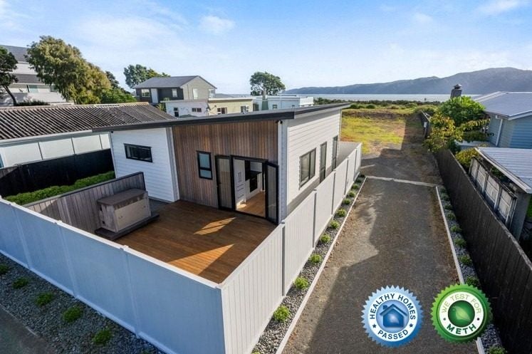 57 Manly Street, Paraparaumu Beach, Paraparaumu - Carousel 1