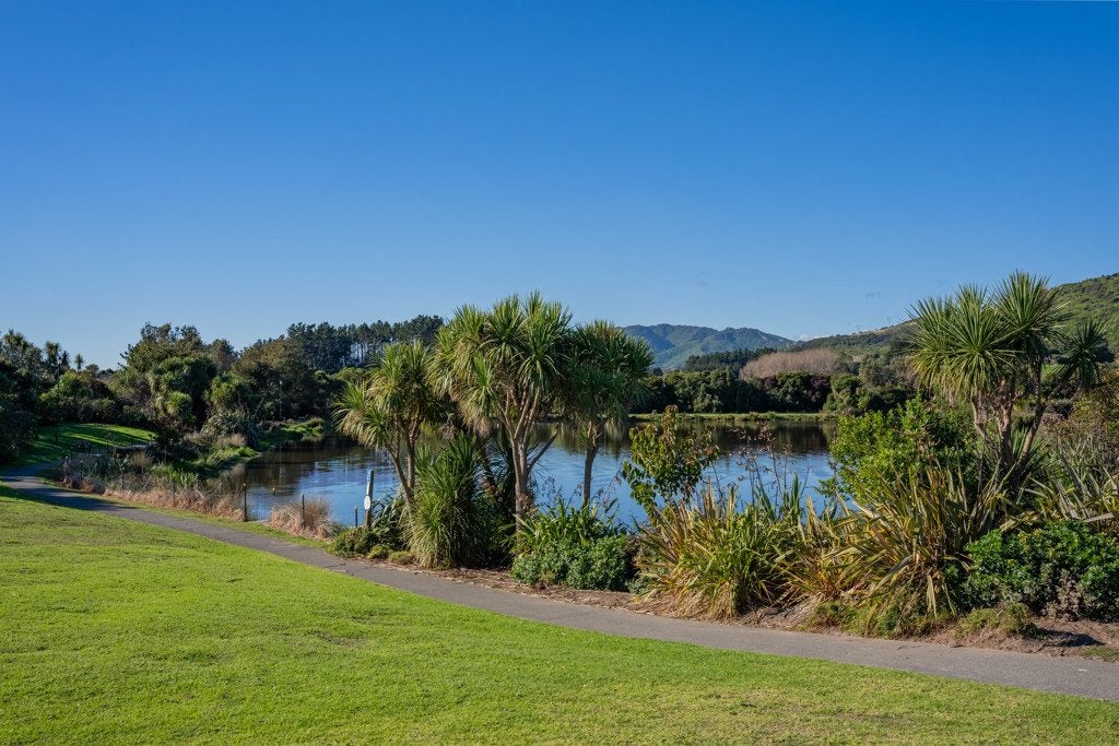 410 Mazengarb Road, Paraparaumu - Carousel 17