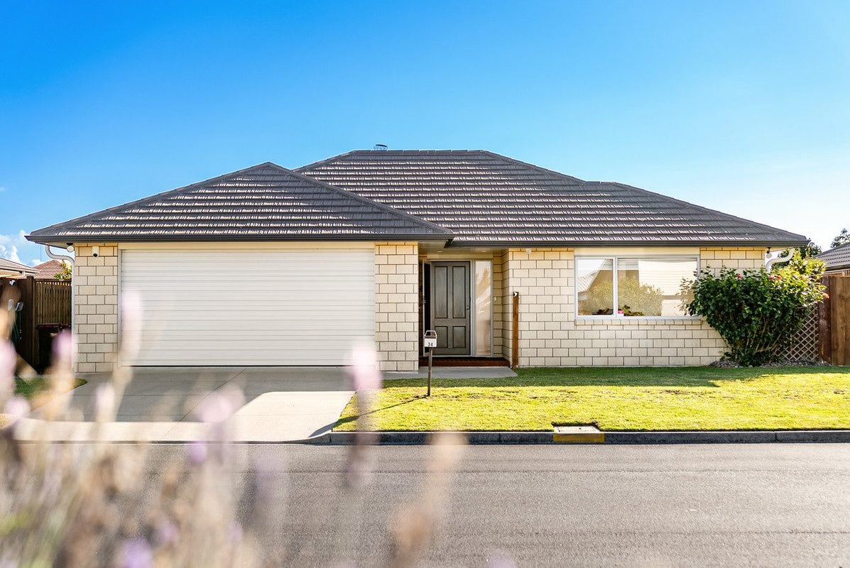 34 Butterworth Crescent, Papamoa Beach, Papamoa - Carousel 1