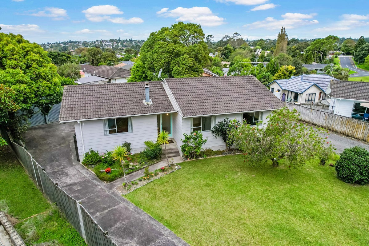 13 Pitcher Place, Glen Eden, Auckland - Carousel 2
