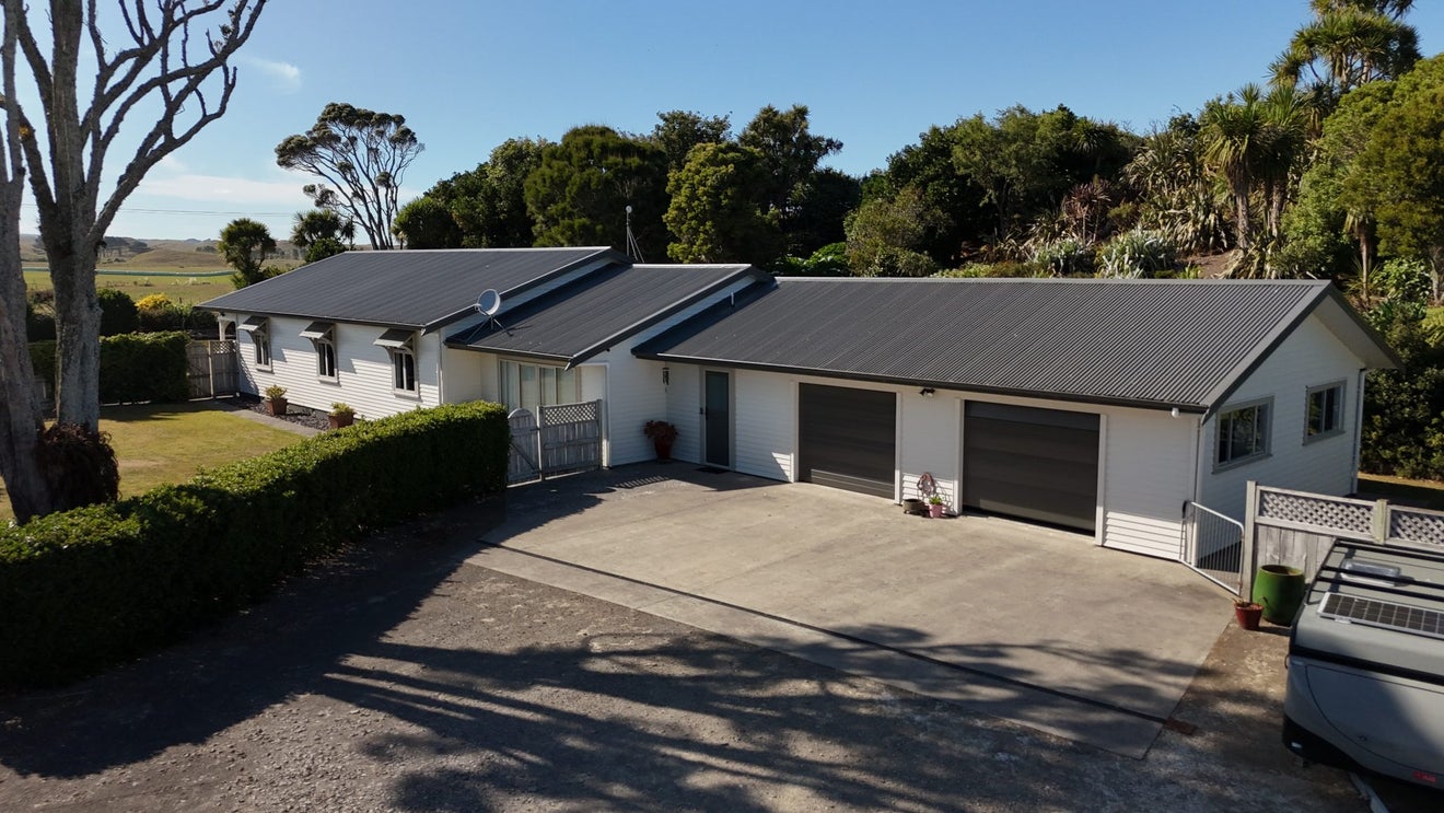 6139 South Road, Rahotu, Opunake - Carousel 2