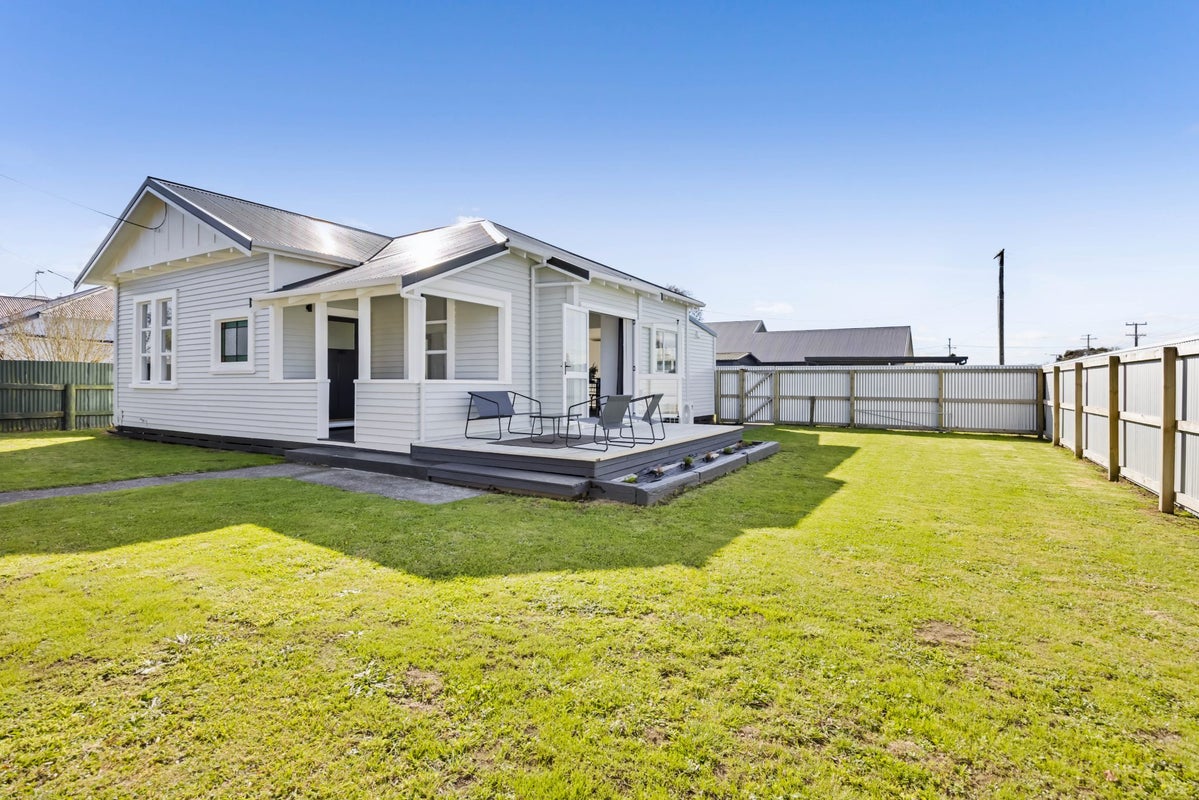 2 Burns Street, Hawera, Hawera - Carousel 1