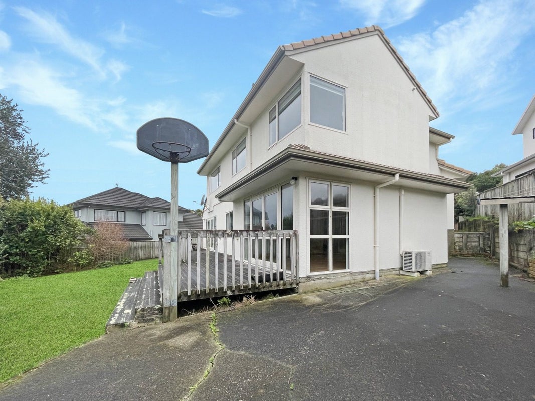 18 Myers Grove, Churton Park, Wellington - Carousel 23