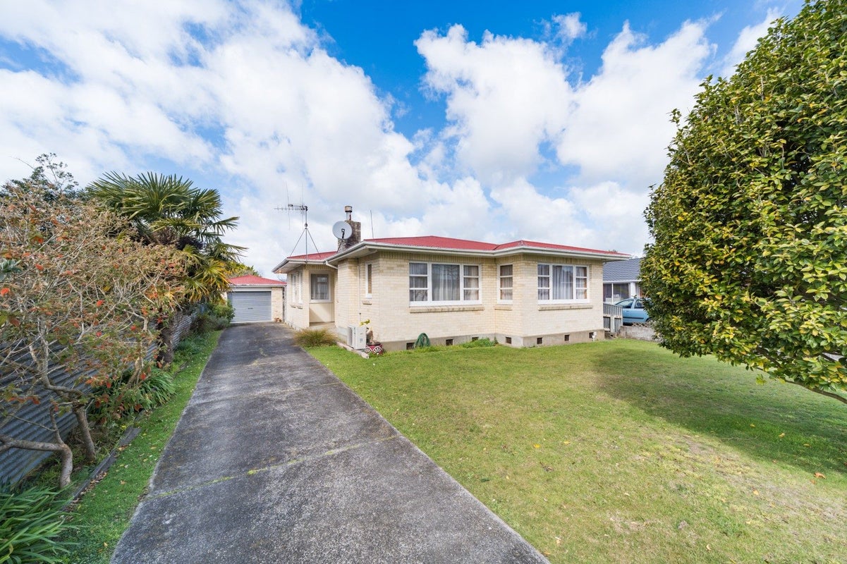 50 Church Street, Awapuni, Palmerston North - Carousel 1