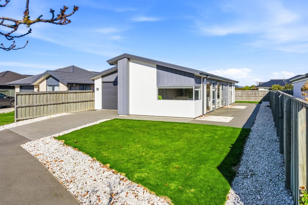 4 Billington Drive, Halswell, Christchurch - Carousel 1
