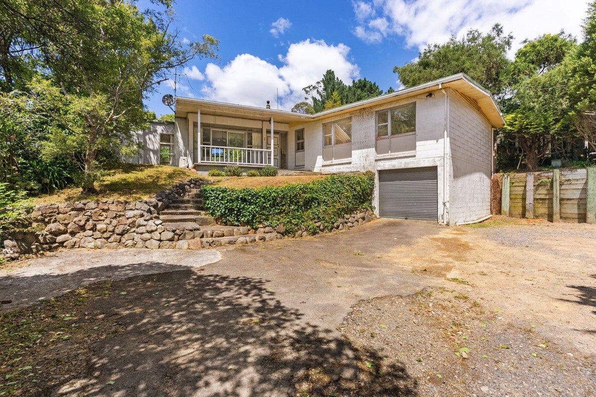 19 Wyndham Road, Pinehaven, Upper Hutt - Carousel 2