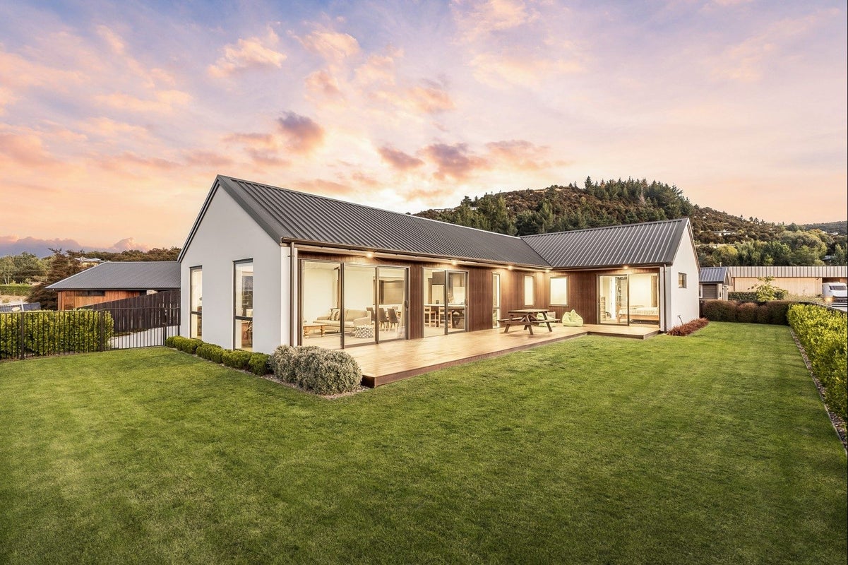19 Pounamu Avenue, Albert Town, Wanaka - Carousel 1