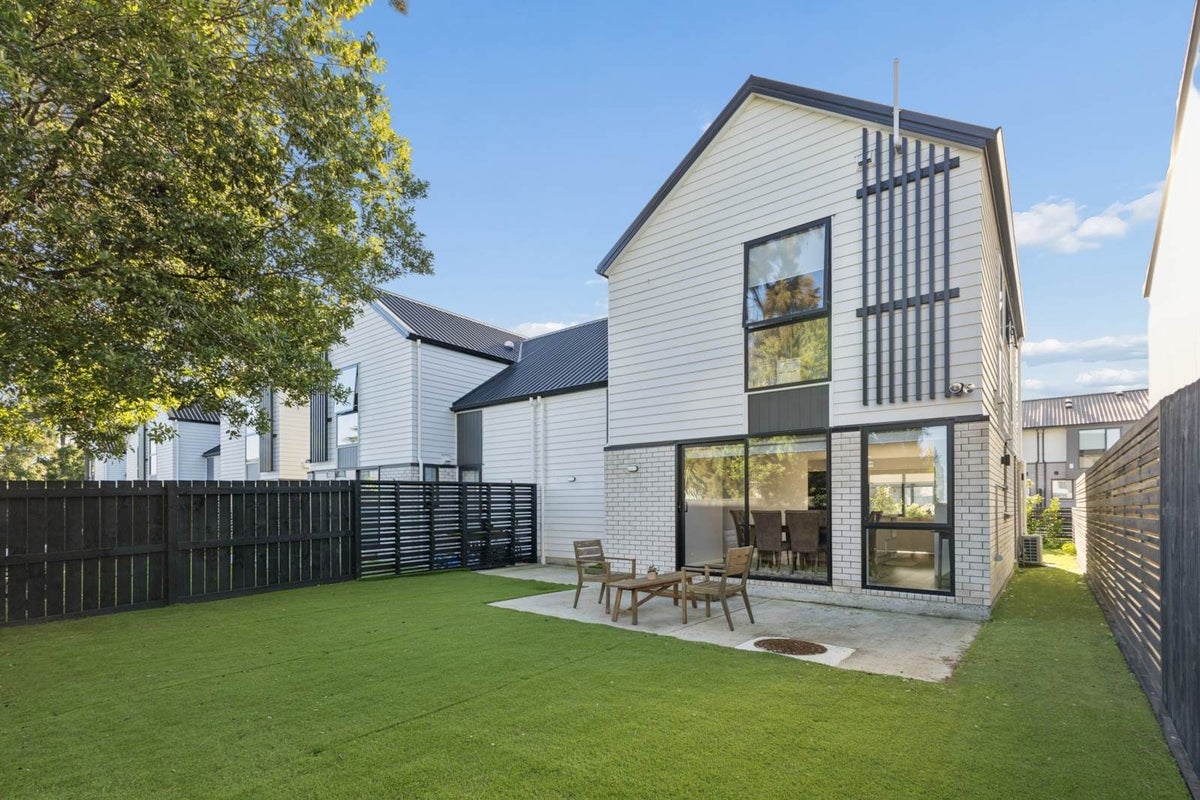 27 Paapaakiri Loop, Takanini, Auckland - Carousel 1
