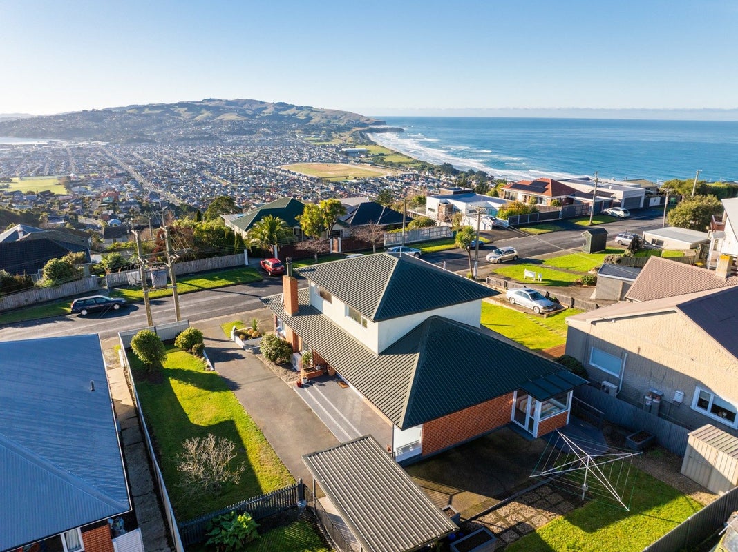 69 Earls Road, Saint Clair, Dunedin - Carousel 2