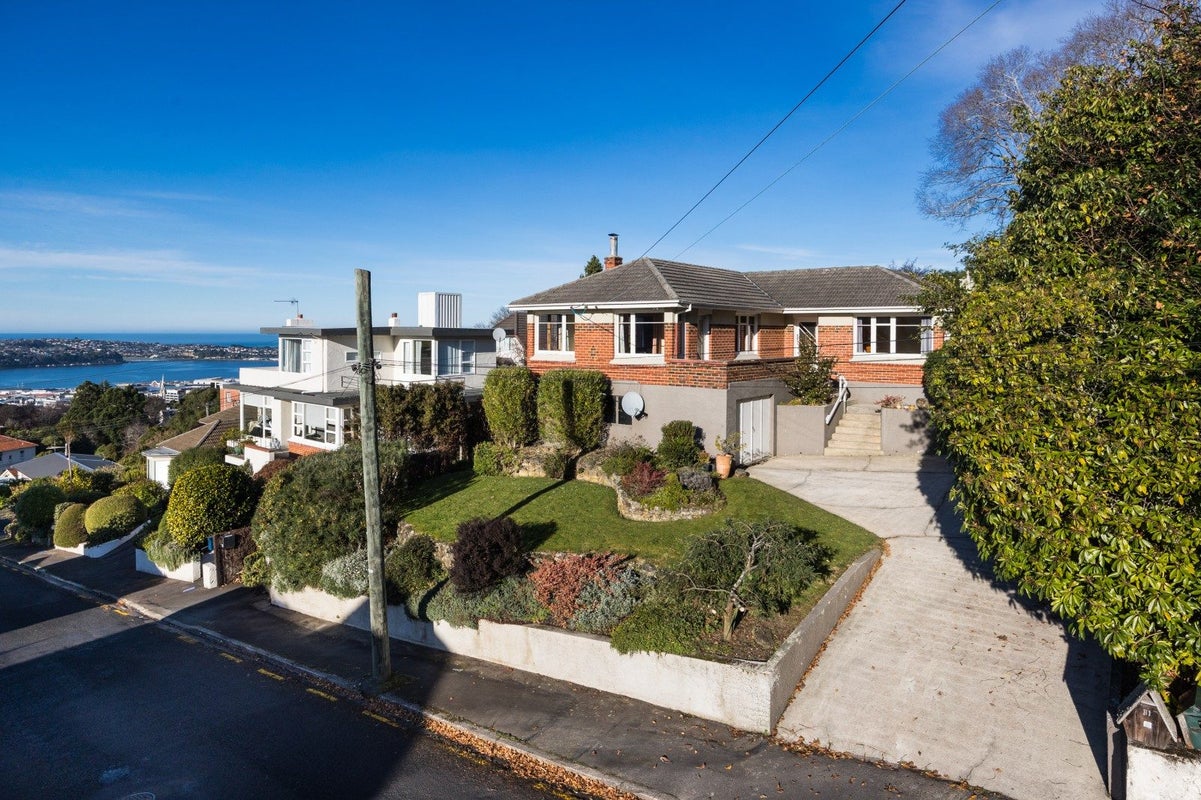 11 Merlin Street, Roslyn, Dunedin - Carousel 1