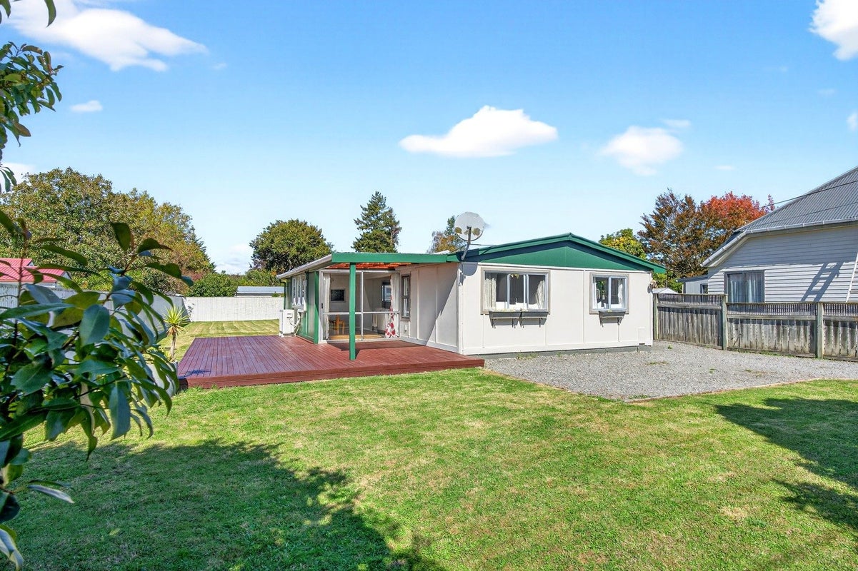 1 Kempton Street, Greytown - Carousel 1