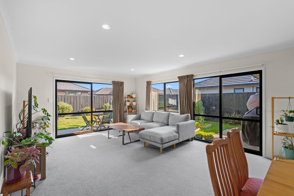 6 Charlbury Drive, Rolleston, Rolleston - Carousel 2