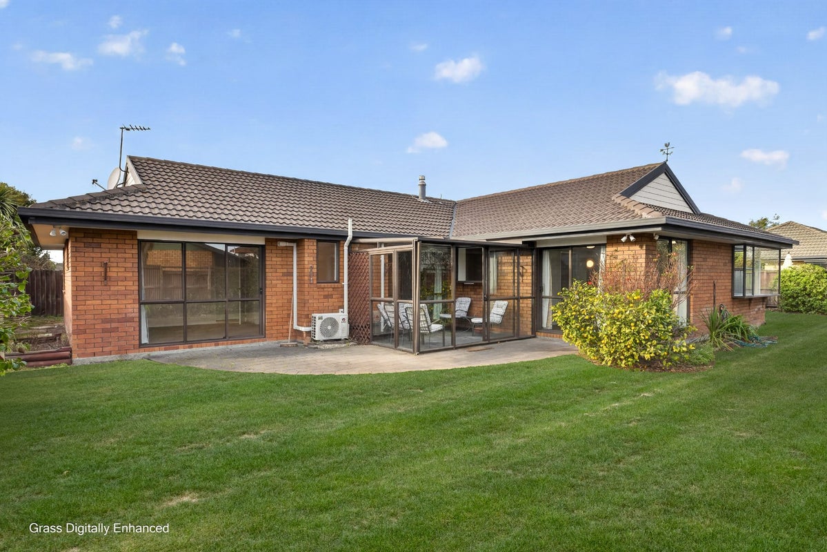 8 Ronald George Place, Parklands, Christchurch - Carousel 1