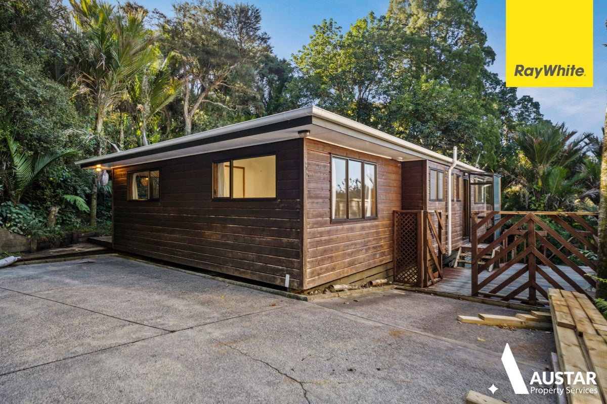 1A Woontons Lane, Titirangi, Auckland - Carousel 1
