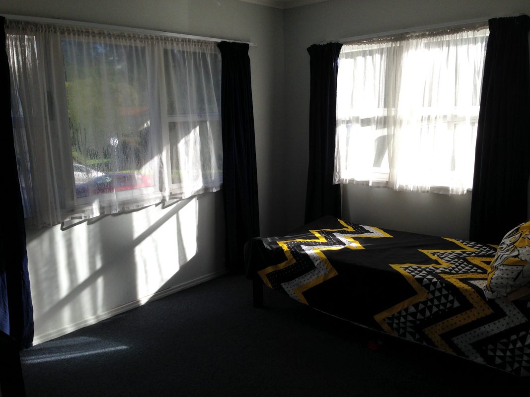 48 Hillsborough Road, Hillsborough, Auckland - Carousel 3