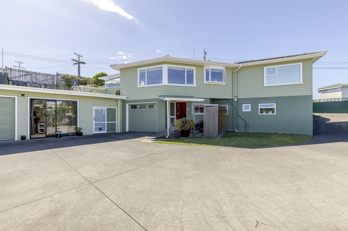 5 Scott Street, Moturoa, New Plymouth - Carousel 1