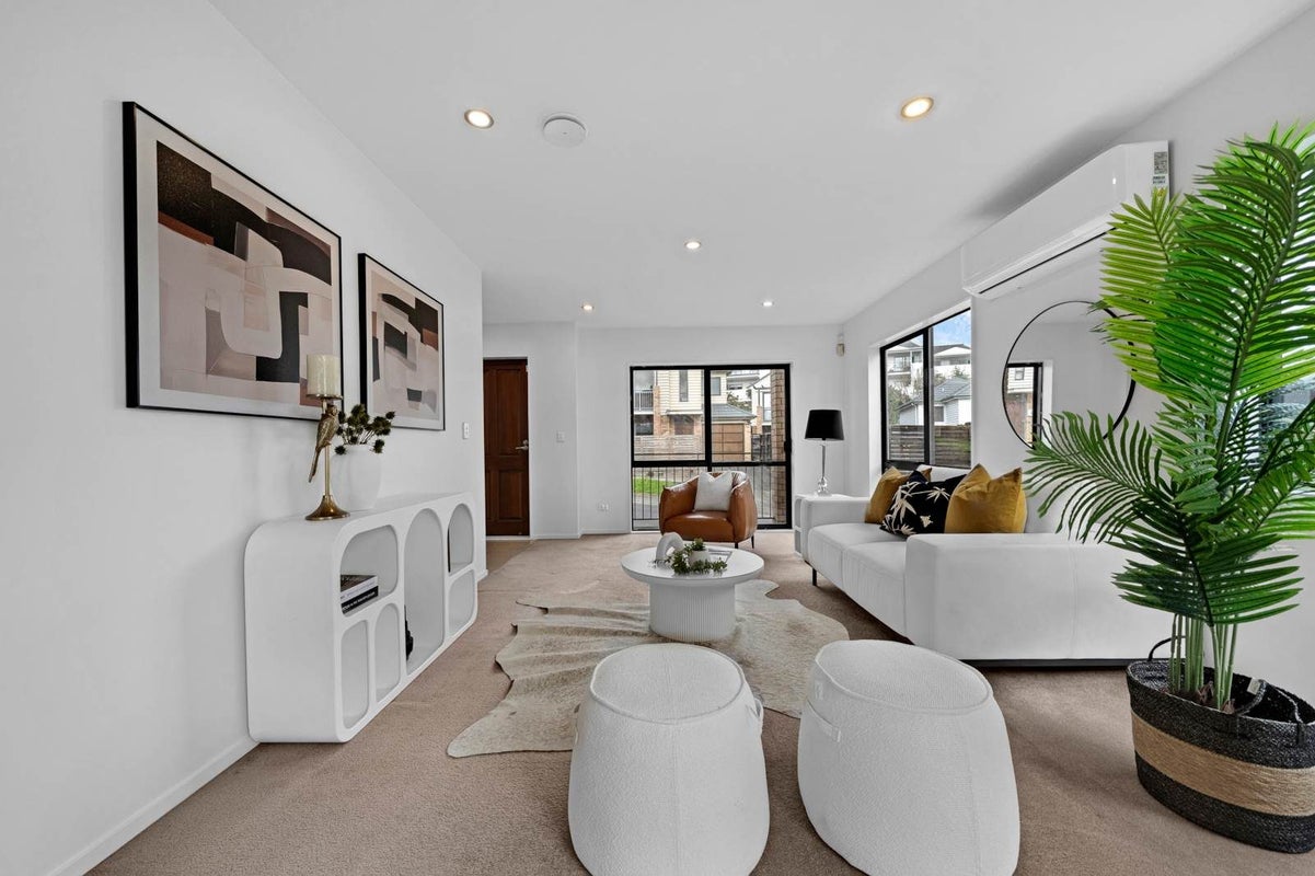 7 Lavender Garden Lane, Oteha, Auckland - Carousel 2