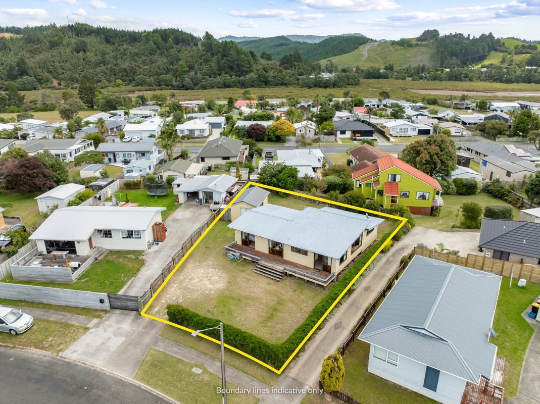 107 Lorraine Place, Whangamata, Whangamata - Carousel 1