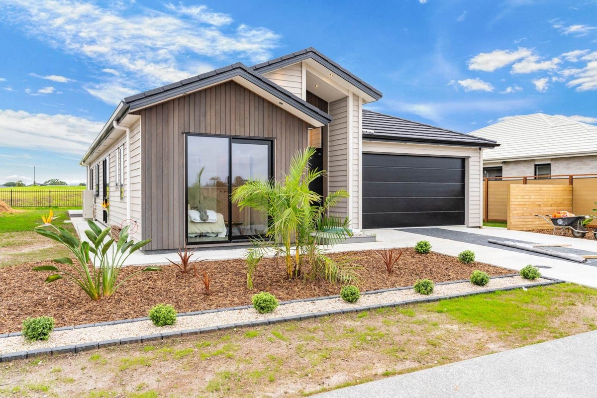 20 Korimako Lane, One Tree Point, One Tree Point - Carousel 1