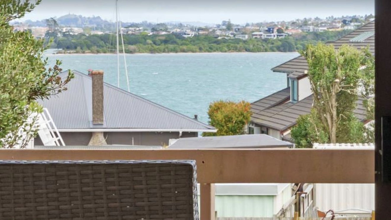 86 Hattaway Avenue, Bucklands Beach, Auckland - Carousel 1