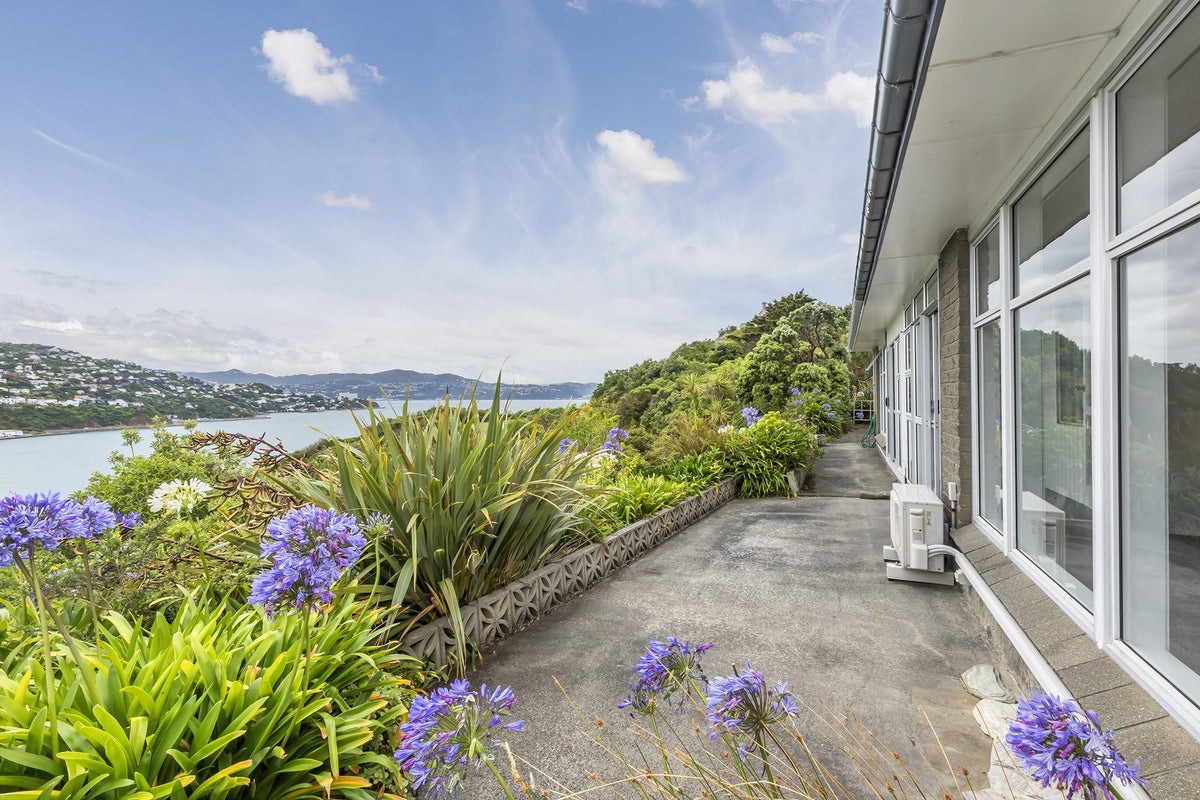 26 Duchess Place, Maupuia, Wellington - Carousel 2