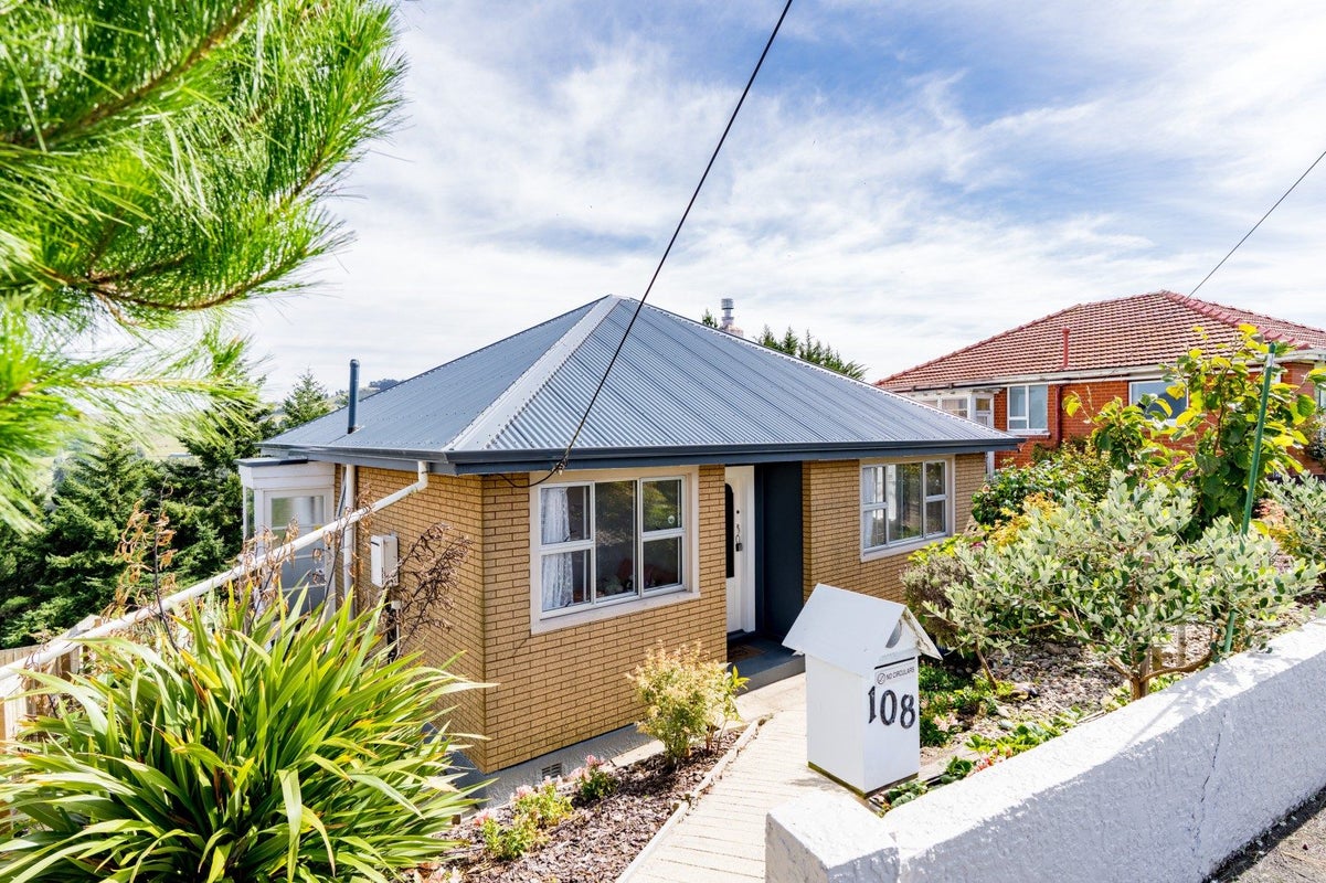 108 Mornington Road, Kenmure, Dunedin - Carousel 1