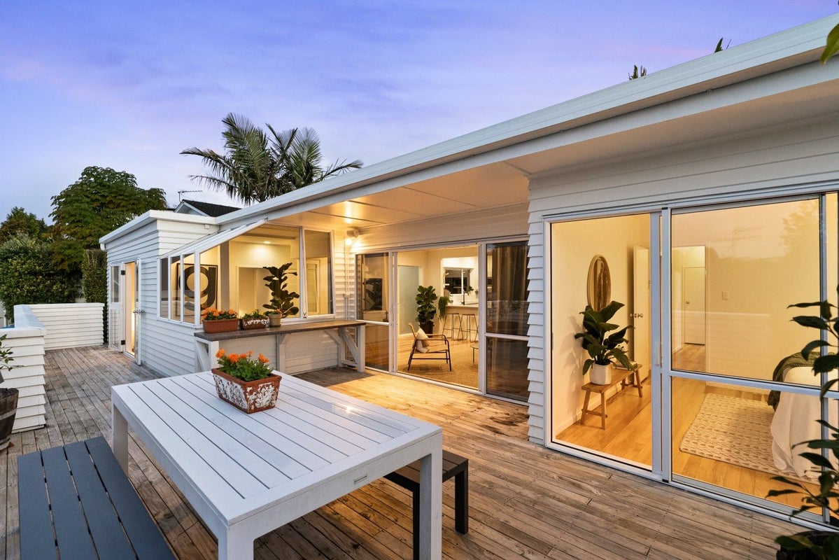 158 Gowing Drive, Meadowbank, Auckland - Carousel 1