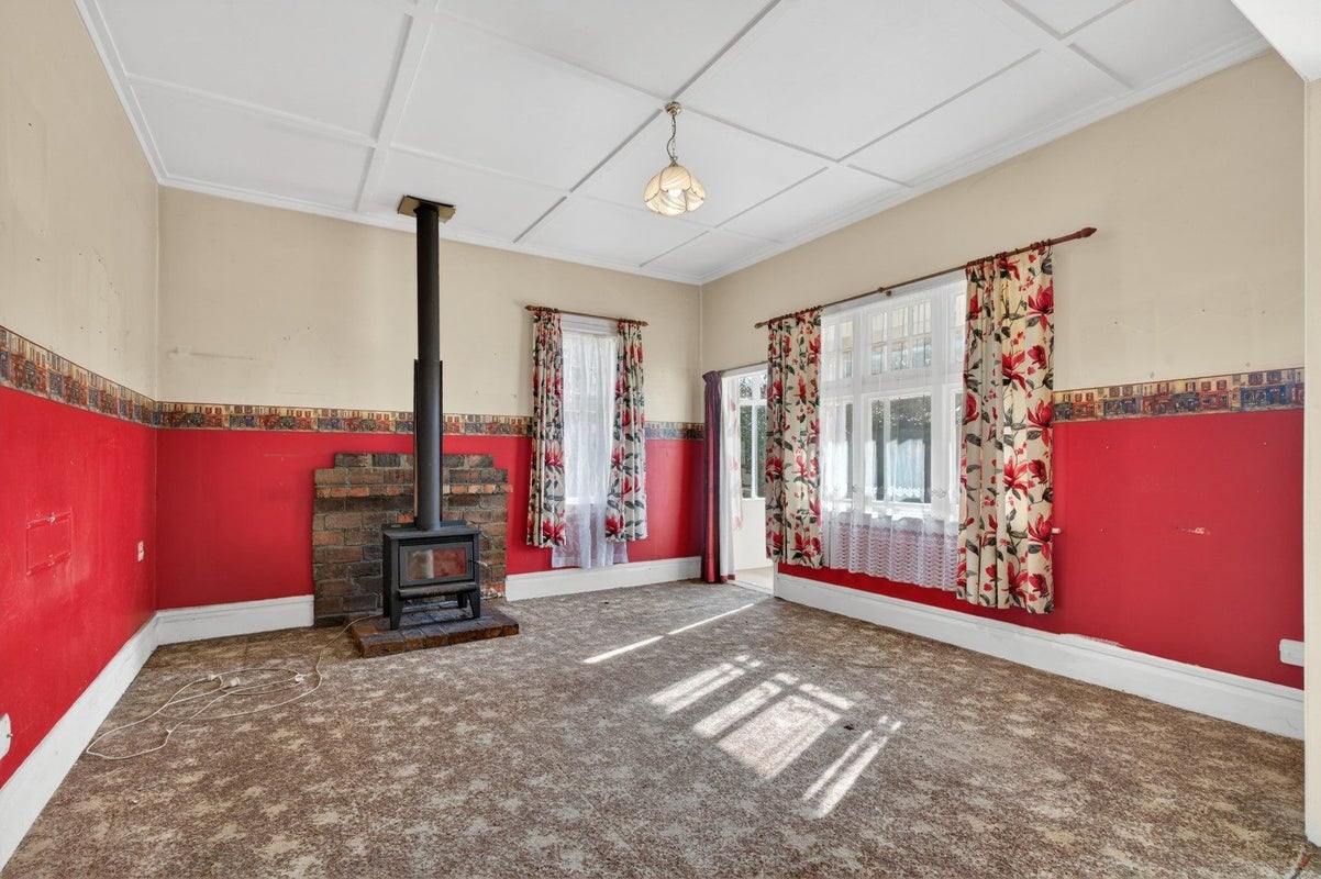 136 Fitzherbert Street, Featherston - Carousel 2