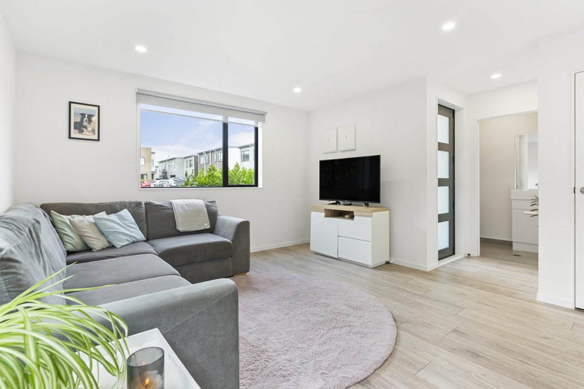 6 Kaman Seasprite Road, Hobsonville, Auckland - Carousel 1