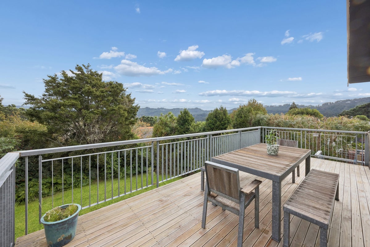 3 Grendon Road, Titirangi, Auckland - Carousel 2