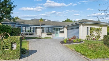 14 MEADOWLAND DRive, somerville, Auckland - Carousel 1