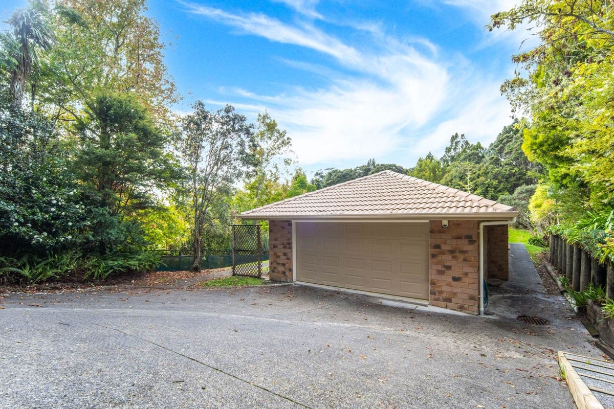 40 Grassmere Road, Henderson Valley, Auckland - Carousel 2