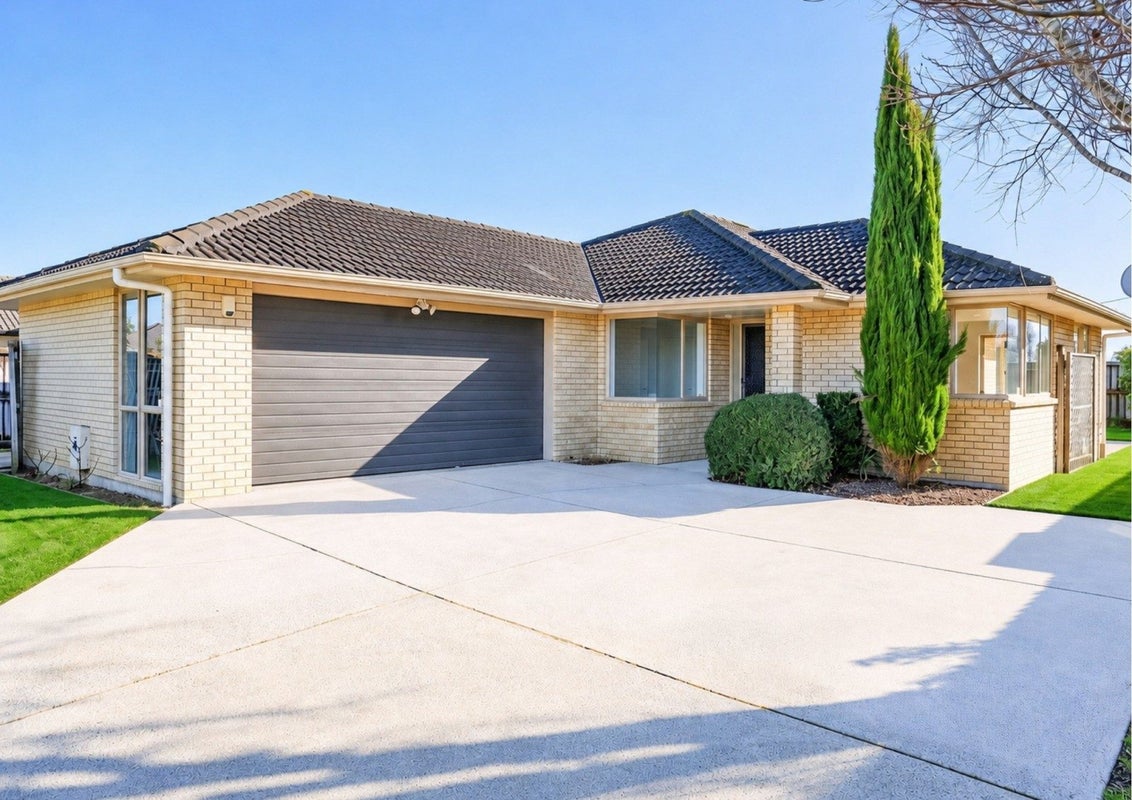 11 Salisbury Place, Hamilton East, Hamilton - Carousel 1
