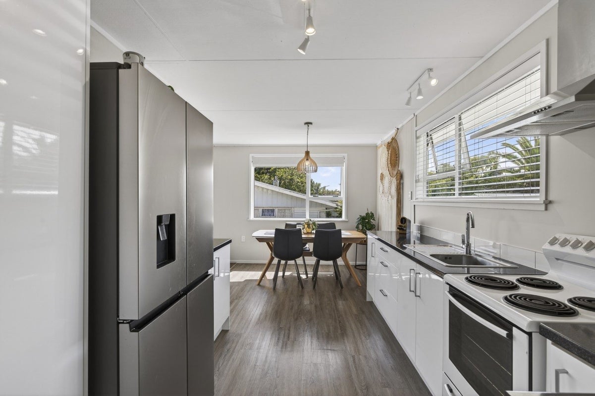 19 Grenville Street, Marfell, New Plymouth - Carousel 1