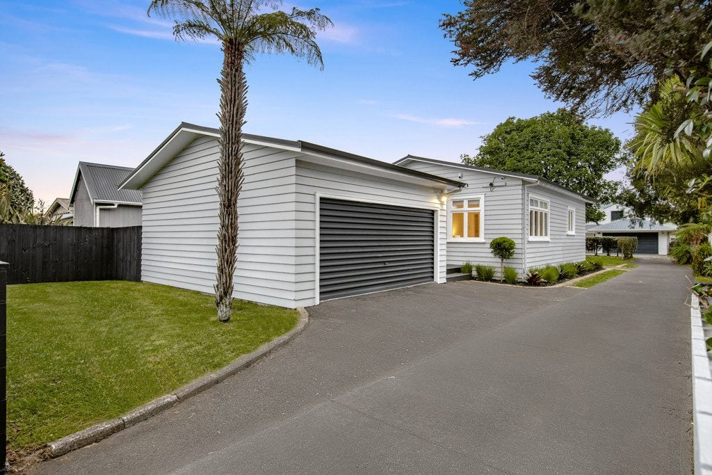 26 Avondale Road, Avondale, Auckland - Carousel 1