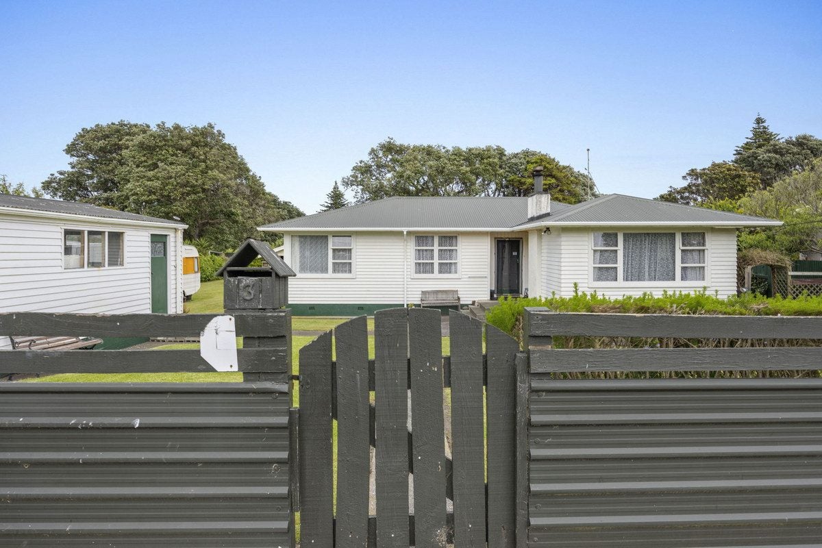 3 Warwick Street, Patea - Carousel 1