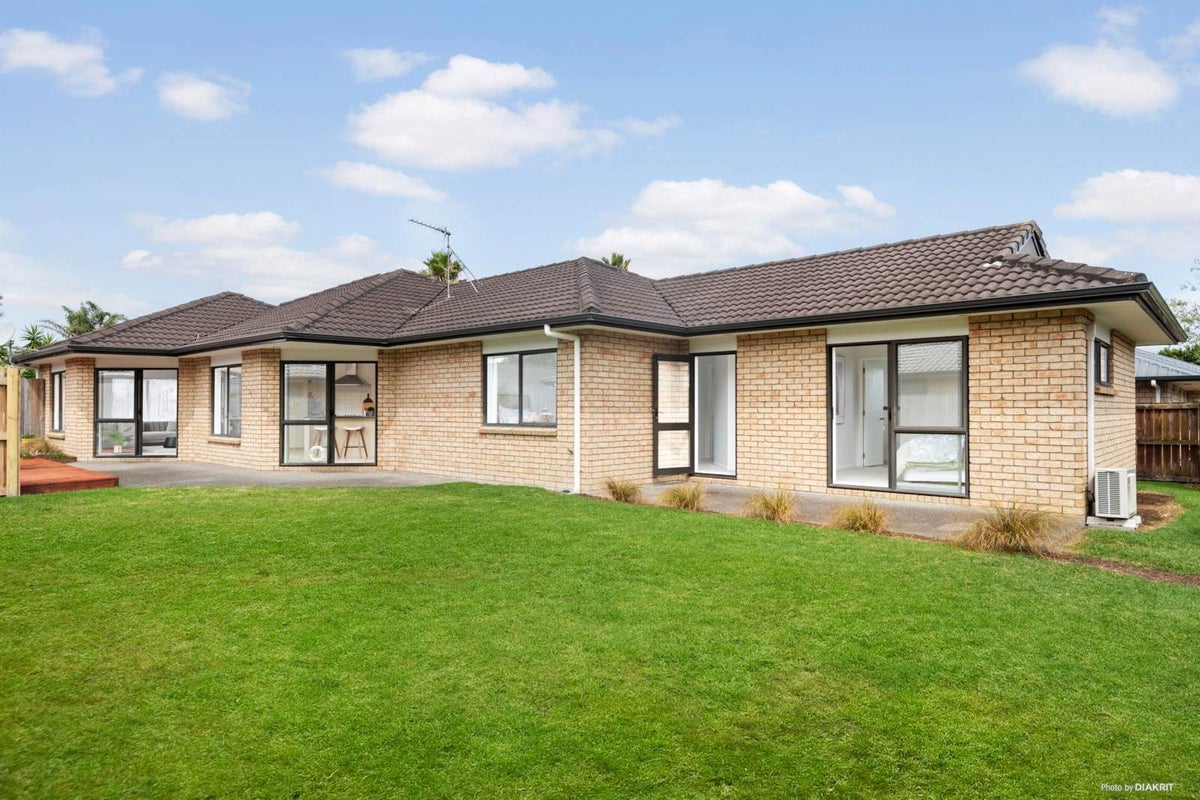 13 ERNEST SHACKLETON PL, Waiuku, Auckland - Carousel 19