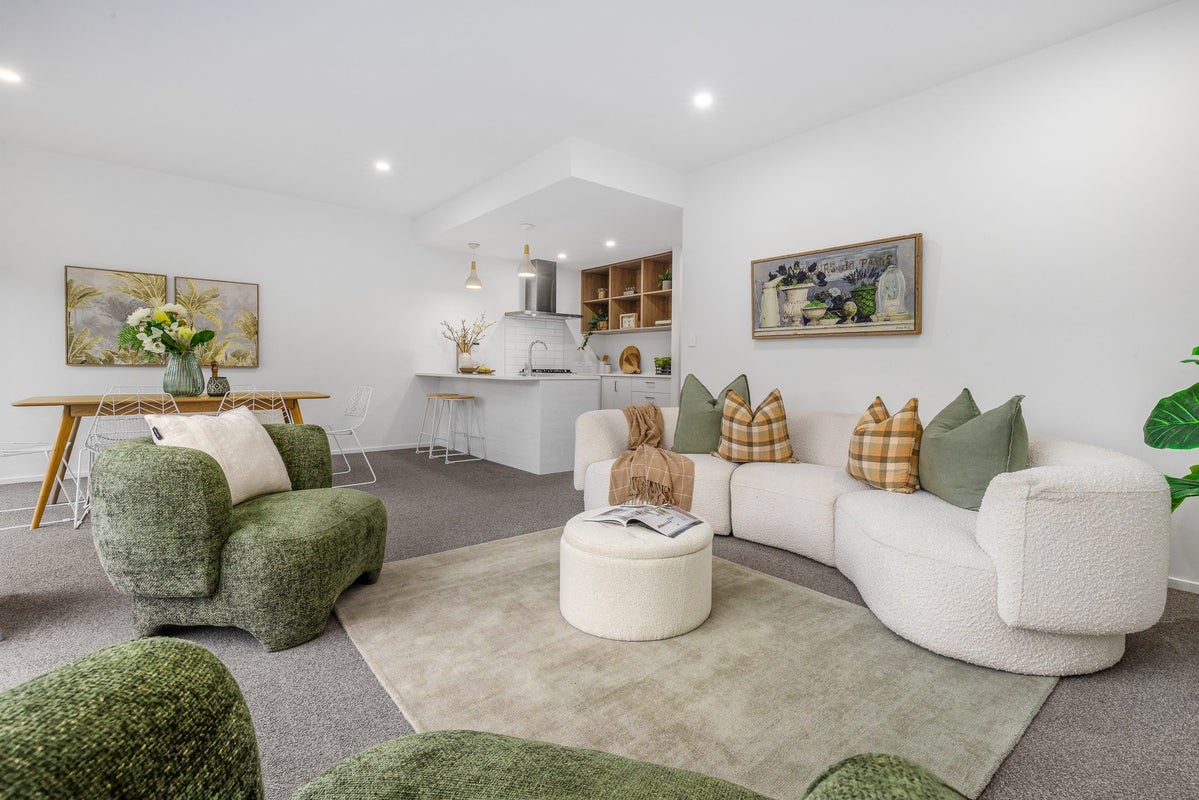 81 Hokioi Drive, Kenepuru, Porirua - Carousel 1