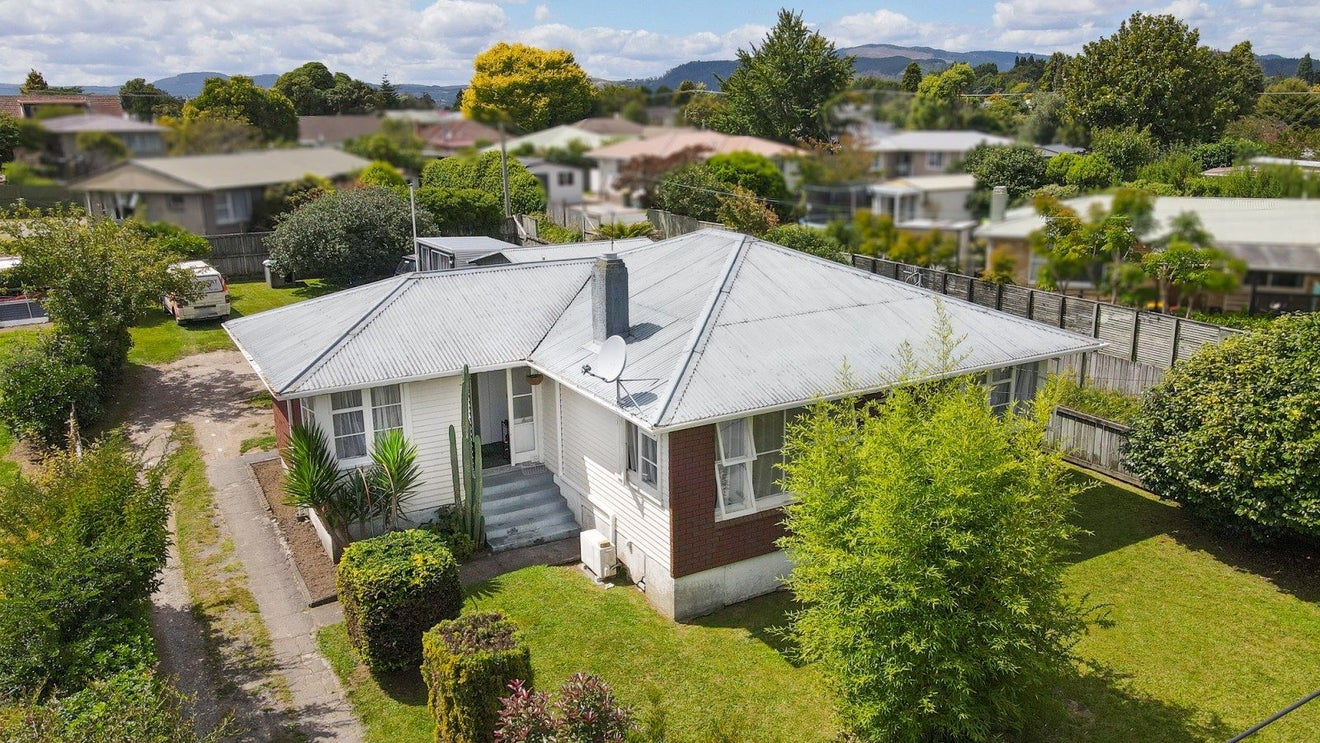 13 Kahu Street, Utuhina, Rotorua - Carousel 1